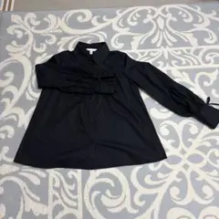 ブラック長袖シャツ