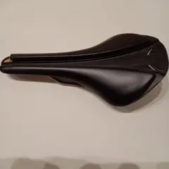 fi'zi:k 自転車用サドル