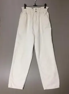 FUN ハイウエスト フリル デニムパンツ ホワイト 綿100%のサムネイル