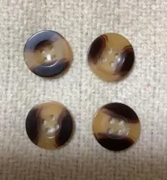 ボタン　4個