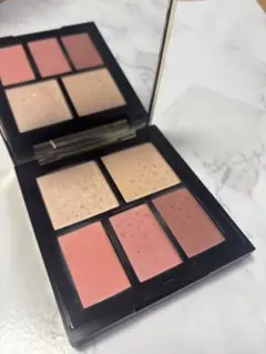 ローラメルシエ　ファースト　ボール　チークパレットのサムネイル
