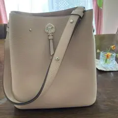 ケイトスペード　ベージュ レザー バッグ