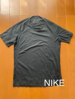 NIKE 黒 Lサイズ シャツ