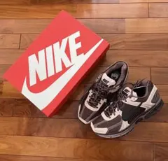NIKEのサムネイル