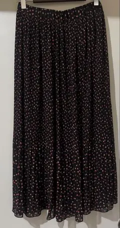 【Niko and…】プリーツスカート 小花柄 ブラック