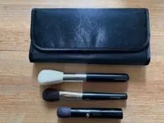 ARTISTRY メイクブラシ3本とケースのサムネイル