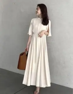 anuansスリットスリーブフレアワンピース