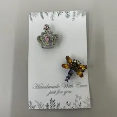 クラウンとトンボのブローチセット
