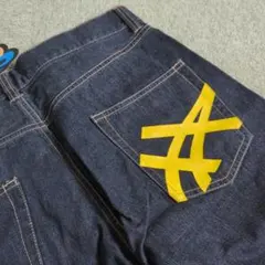 asicsストレートデニム ダークブルー イエロー刺繍