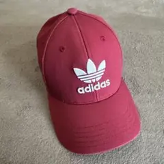 adidas バーガンディ ベースボールキャップ