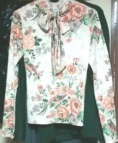 未使用 着やすい長袖ブラウス 花々&鳥