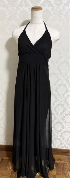 ホルターネック✦ ブラックロングドレスパット入