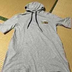 TOMMY JEANS 半袖パーカー グレーのサムネイル