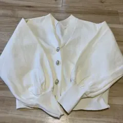 grl ホワイトボタン付きカーディガン