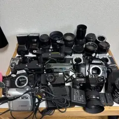ソニーα 100＋MINOLTA ＋80-200 f2.8G その他レンズ多数 ソニーα 100＋MINOLTA ＋80-200 f2.8G その他レンズ多数 - メルカリ