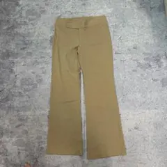 ベージュ フレアパンツ オフィスカジュアル 綺麗め ブーツカット 上品のサムネイル