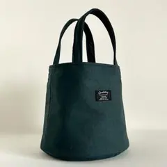 ハンドメイド　黒色底板付き　ダークグリーン色 　無地生地　丸底トートバッグ♪