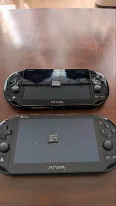 PS Vita 本体 ブラック2個　カセット11本　充電ケーブル付き