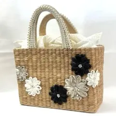 未使用品❣️TOCCAトッカ　パールかごバッグ　レース布 モノトーンリボン花刺繍のサムネイル