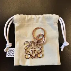 LOEWE アナグラム チャーム キーリング　ローズゴールドのサムネイル