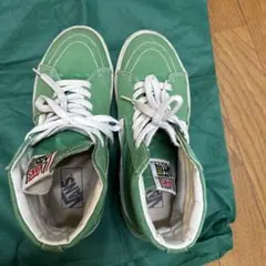 Item thumbnail for item bb7661ff-c222-4844-a442-2c26d4ec5098