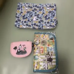 ムーミン柄ファスナー付きポーチ