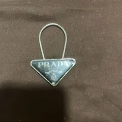 PRADA キーリング トライアングルロゴ