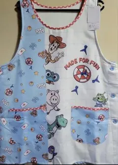 新作 新品 裏起毛 エプロン トイストーリー しまむら 保育士 幼稚園