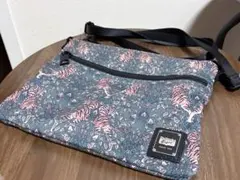 Onitsuka Tiger サコッシュ