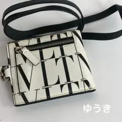 ヴァレンティノ ガラヴァーニ VLTN ネックウォレット 二つ折り財布