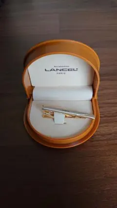 ランセルのネクタイピン