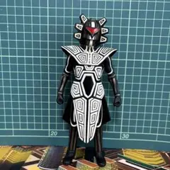ウルトラ怪獣シリーズ「三面異次元人ギギ（初回限定版）」ウルトラマン