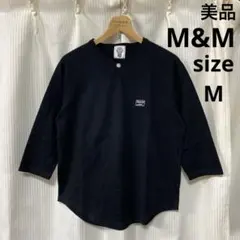 美品　M&M エムアンドエム ボタン付きヘンリーネック 七分丈　ブラックのサムネイル