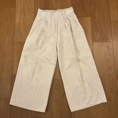 ホワイト ワイドパンツ