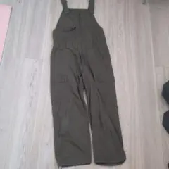 GU（ジーユー）オリーブ色サロペット