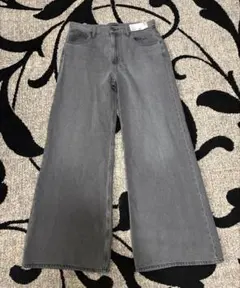新品　ユニクロドレープワイドフレアジーンズ