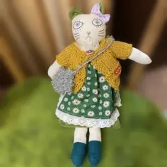 猫のぬいぐるみ 花柄ドレス