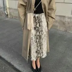 【 allureville 】 パイソンプリントナロースカートのサムネイル