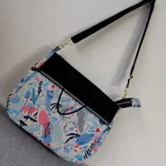 ポケット付ショルダーバッグ　ブルー