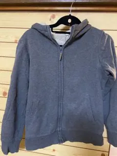 子供服　150cm UNIQLO パーカー