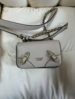 GUESS ベージュ ショルダーバッグ