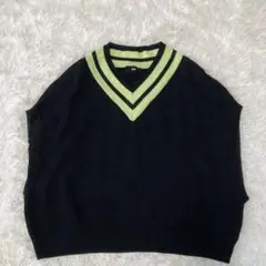 【ハレ】チルデンVネックニットベスト 黒　ライン　HARE