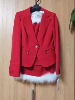 新品未使用タグ付きМ Sobre（ソブレ）レッドファー付きジャケットとスカート