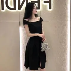 ラスト一点！最終価格　オフショルダー ブラック ミニワンピース