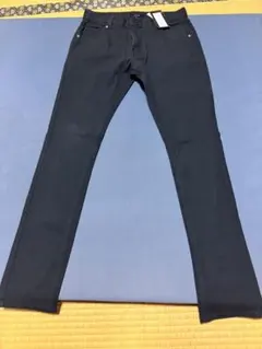 新品未着用 スキニーパンツ チノパン ストレッチ Sサイズ