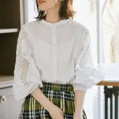 nano・universe　Web限定レースお花刺繍2WAYパール釦ブラウス