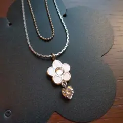 マリークワント　デイジーモチーフ　ネックレス
