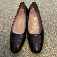 Ferragamo 黒 パンプス 23センチ　ヒール約5cm