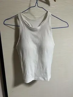 GU ホワイトリブタンクトップ