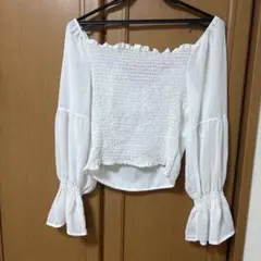 レディース シャーリングオフショルダートップス ホワイト Mサイズ